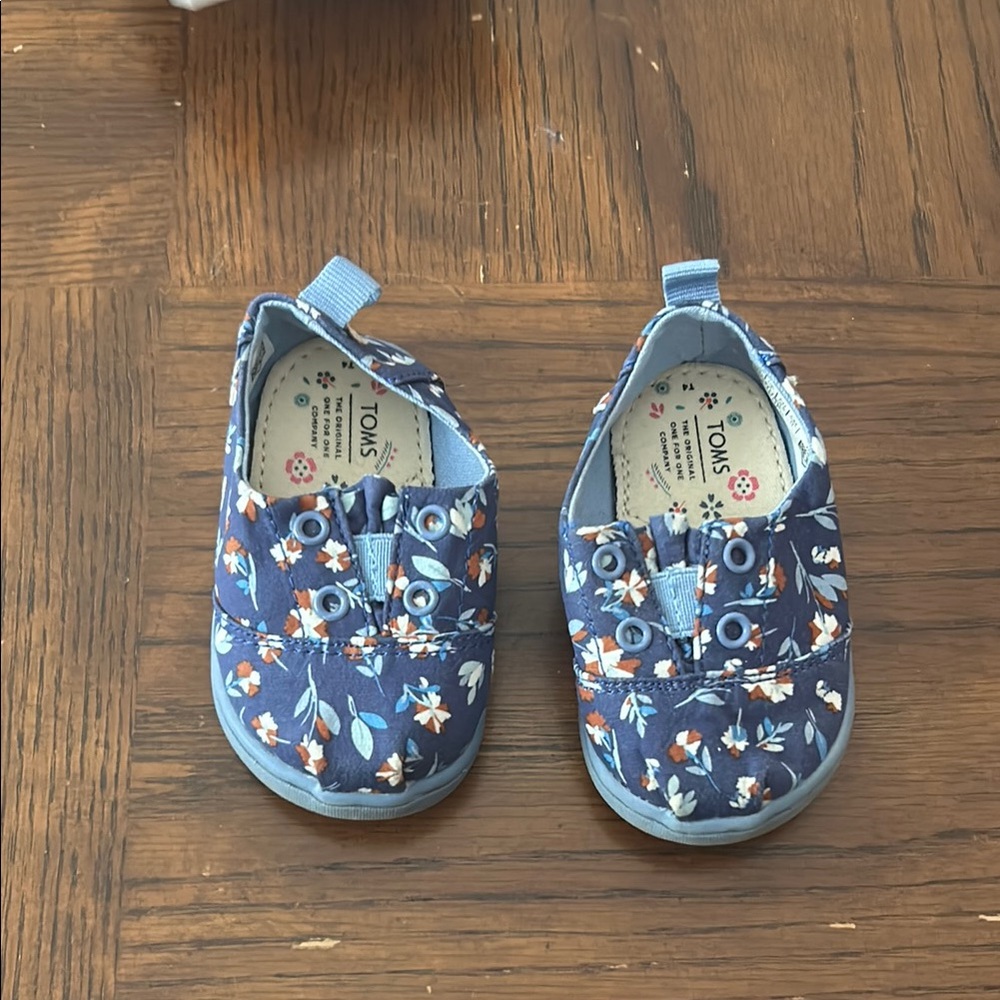 TOMS Kids Blue Floral Shoes